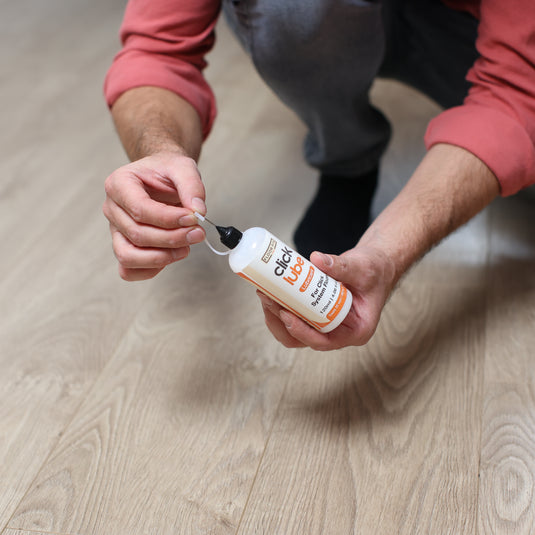 Diagnostica e riparazione del laminato cigolante